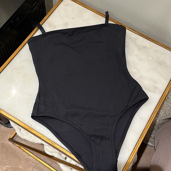Skims Shaping One Piece Swimsuit Black - Picture 7 of 8